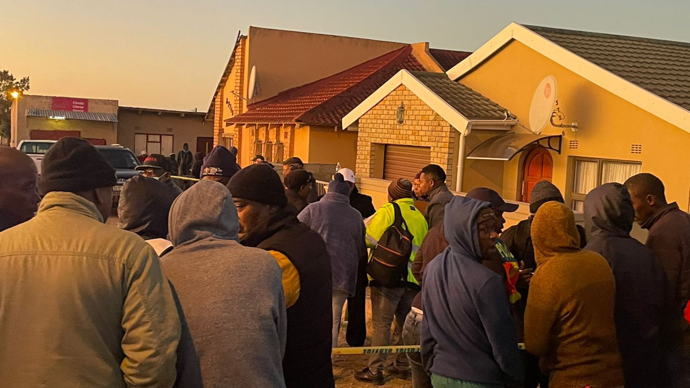 Misteriosa muerte de 20 jóvenes en una taberna de Sudáfrica