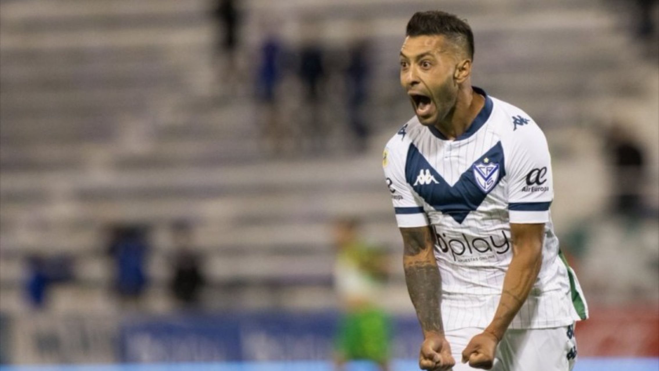 Vélez superó a River 1 a 0 y dejó al máximo candidato con vida