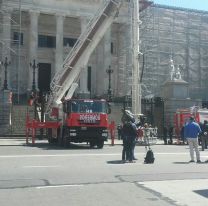 Fotos: Así fue el rescate de un hombre que amenazaba con tirarse de un andamio
