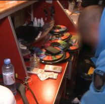 Clausuraron un prostíbulo ambientado como bar de karaoke: había apuestas clandestinas y un gallo