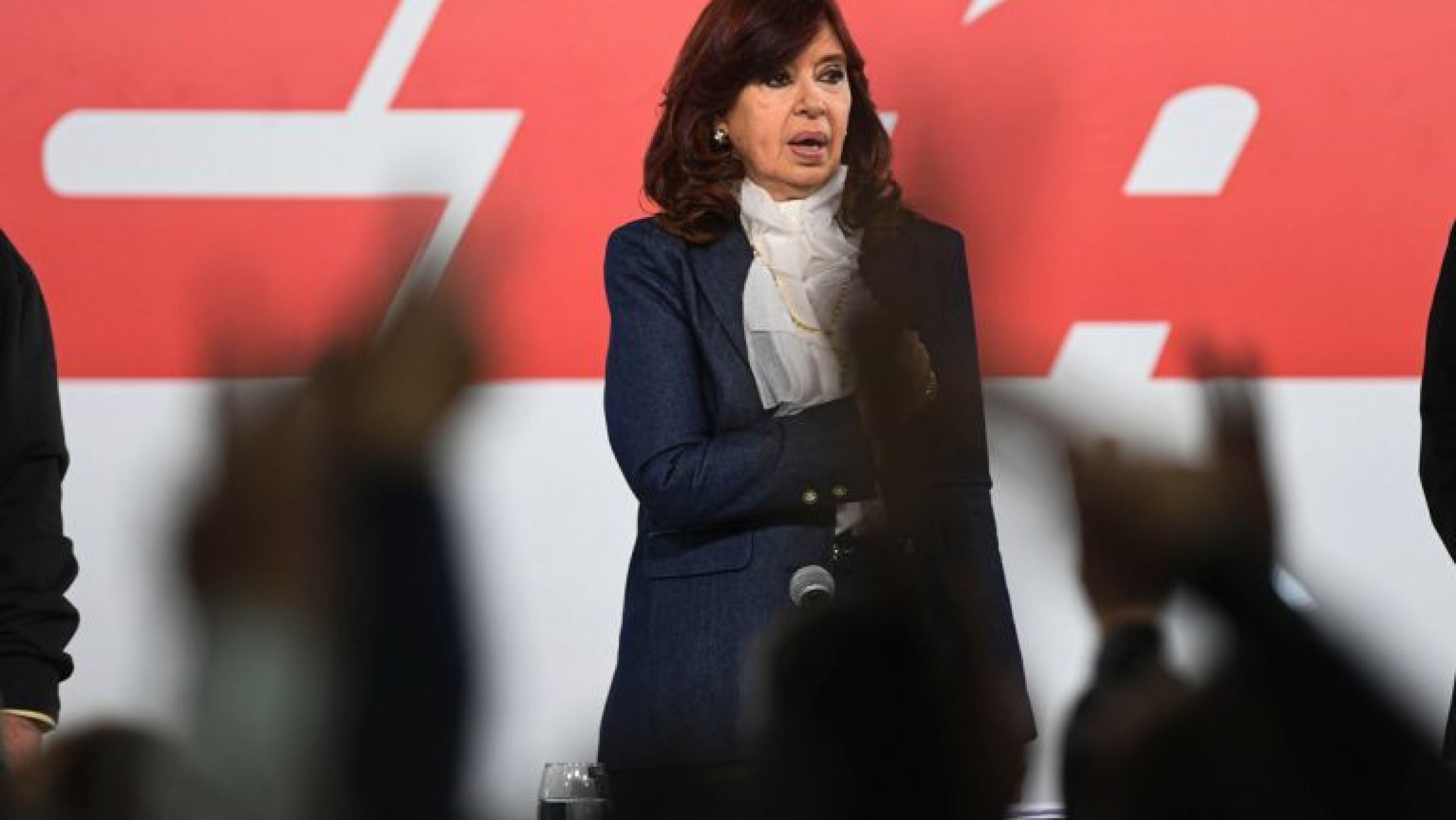 Cercada por la Justicia, CFK activa operativo "clamor popular" para ser presidenta en 2023