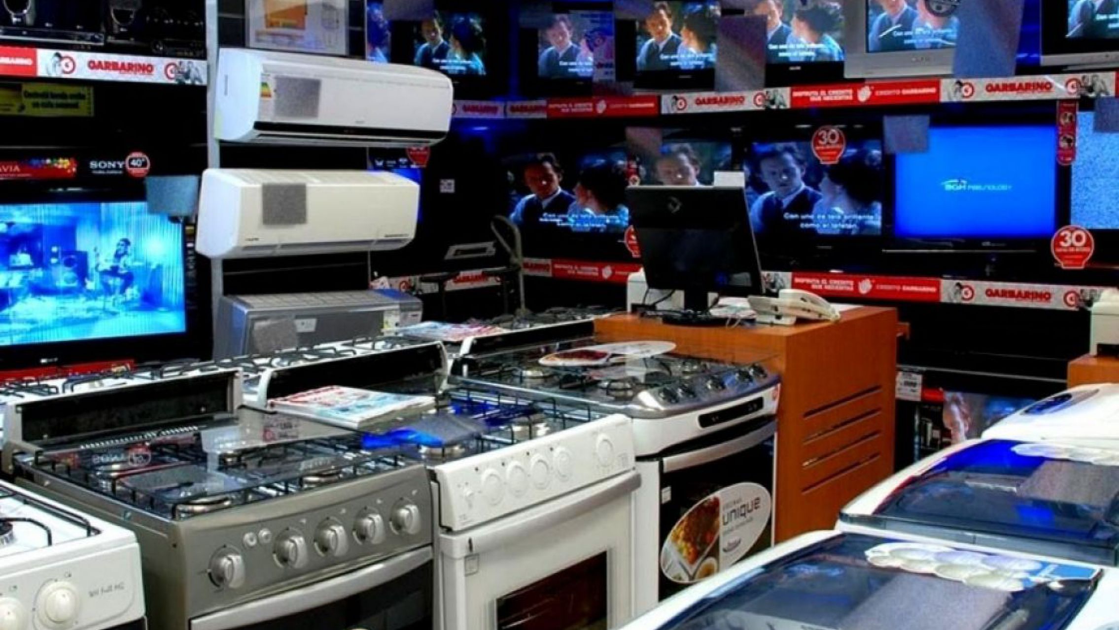 Locales que no abren, productos sin precio y boom de ventas: problemas en el comercio ante la incertidumbre por el dólar y el rumbo económico