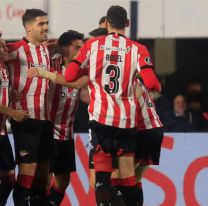 Estudiantes goleó a Fortaleza y clasificó cómodo a cuartos de final