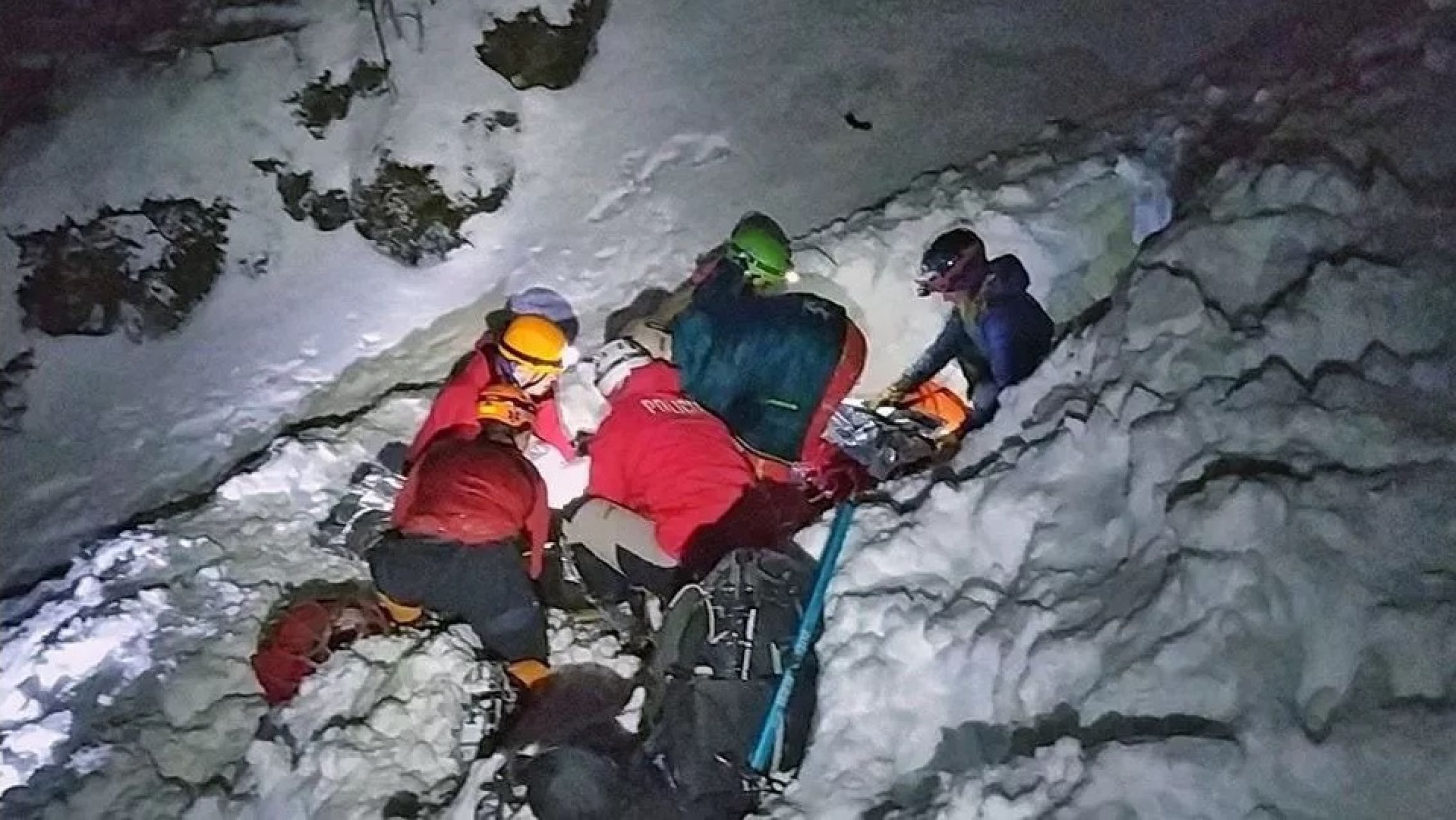 Un perro héroe rescató a un esquiador enterrado bajo un metro y medio de nieve