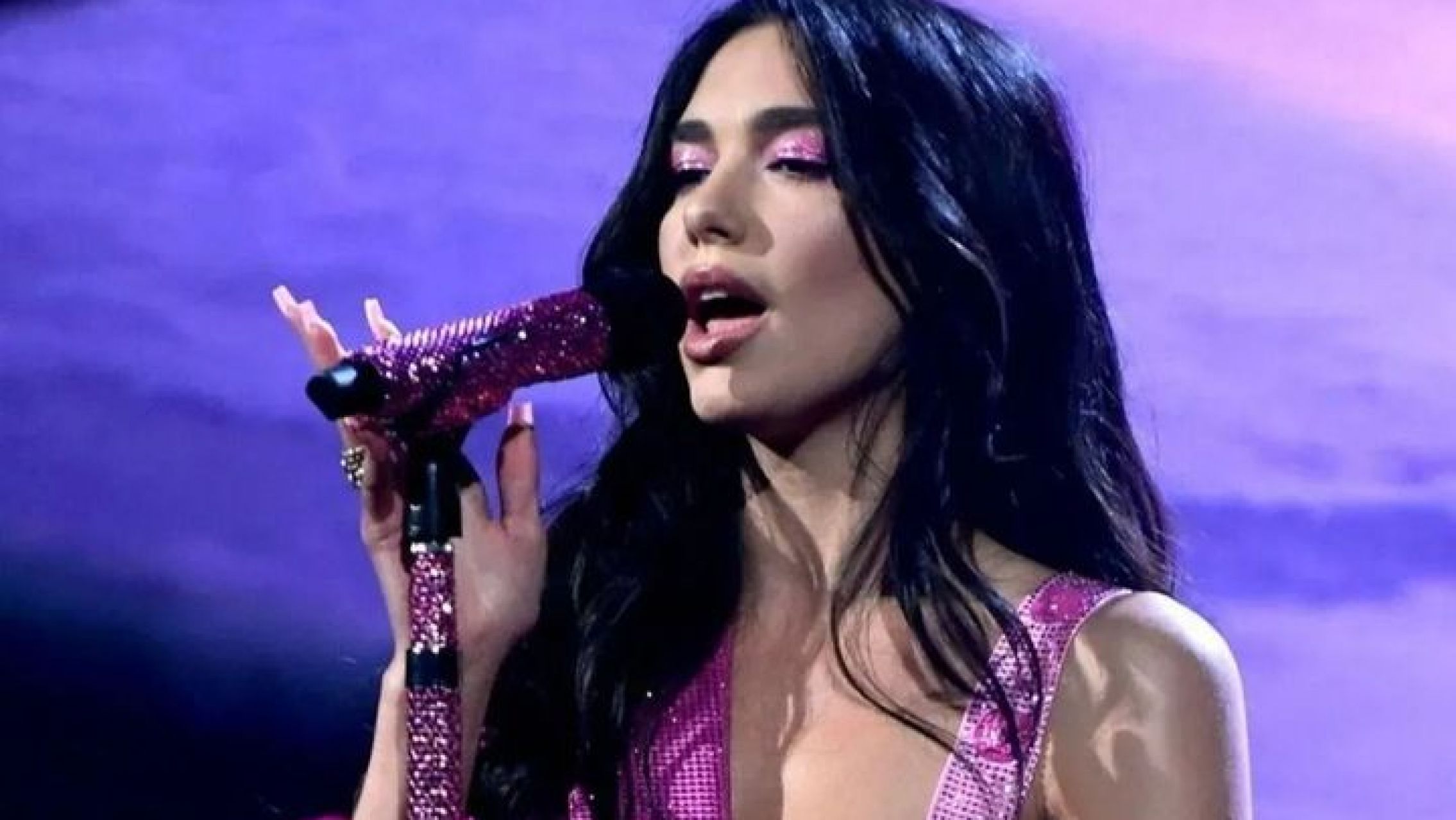 Dua Lipa cerró su paso por Buenos Aires cenando en una popular pizzería