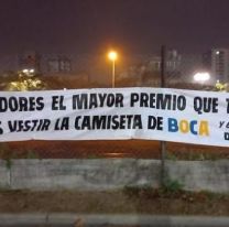 Polémica en Boca por la aparición de una bandera contra los jugadores: "Están en deuda"