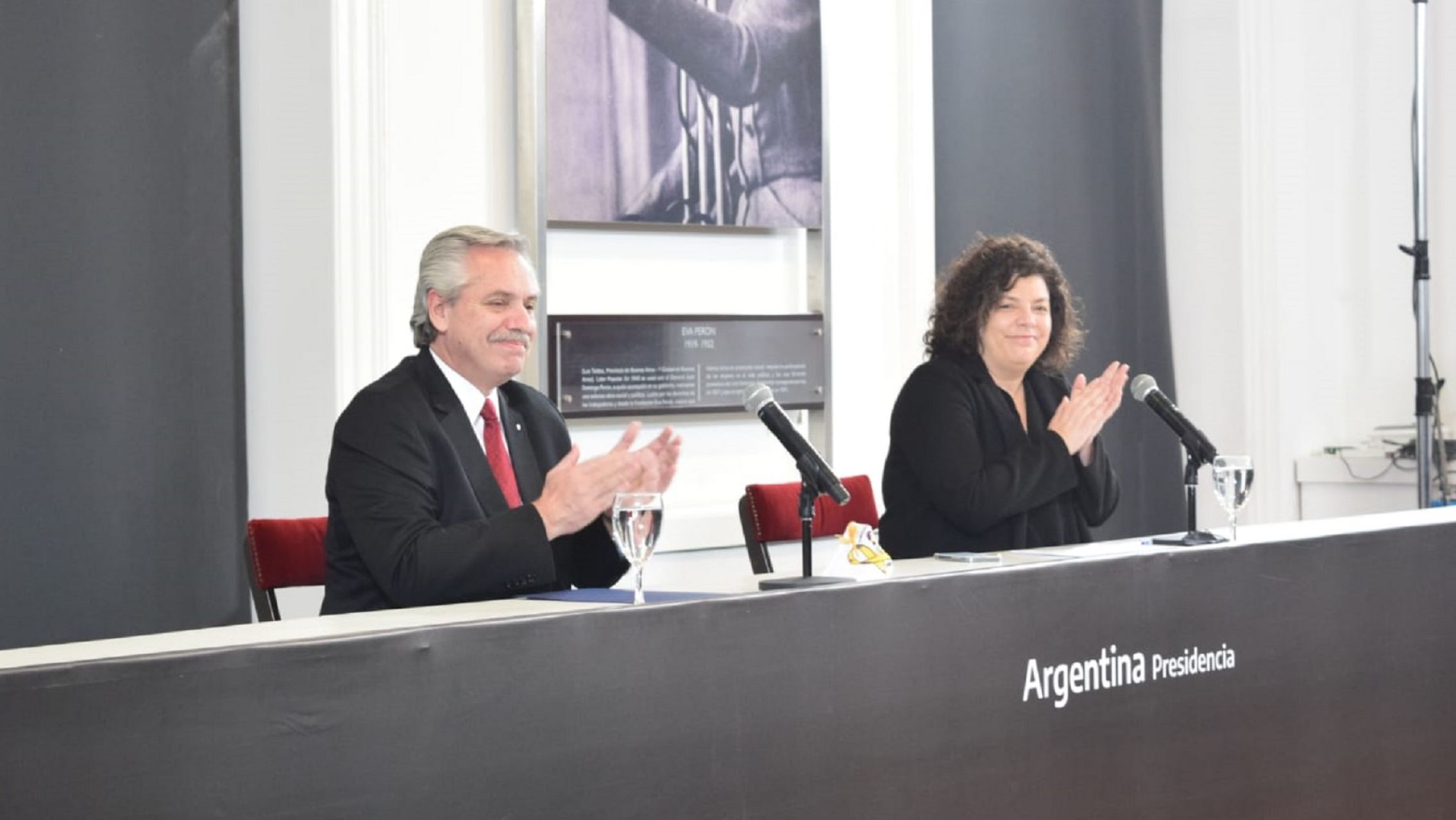 Alberto Fernández promovió las nuevas leyes de VIH y oncopediatría