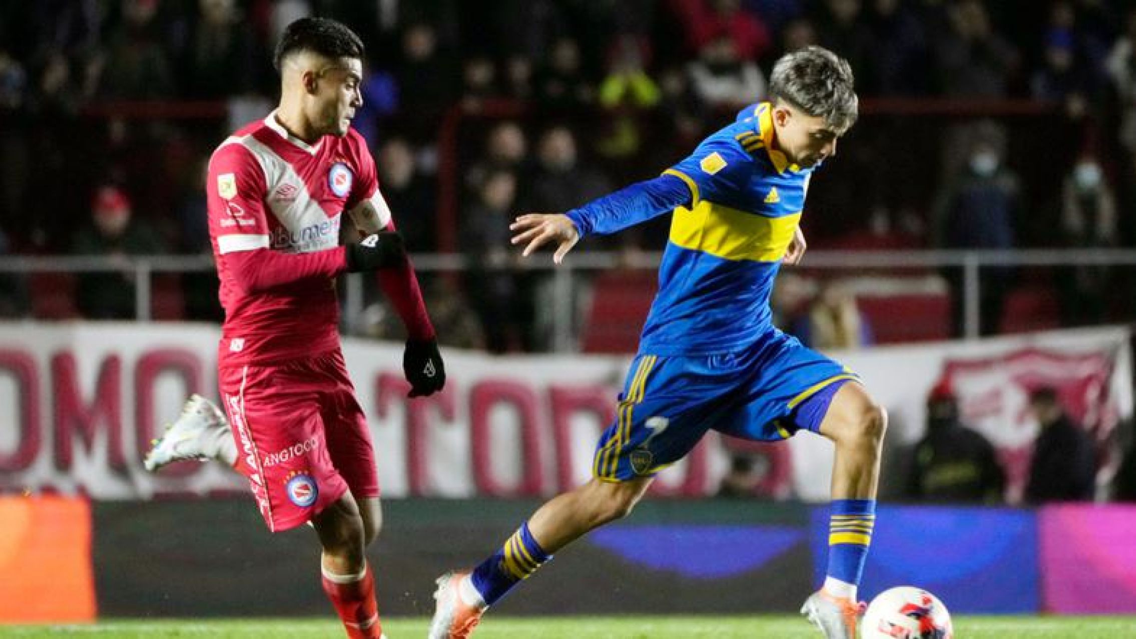 Boca perdió con Argentinos y cae en la incertidumbre