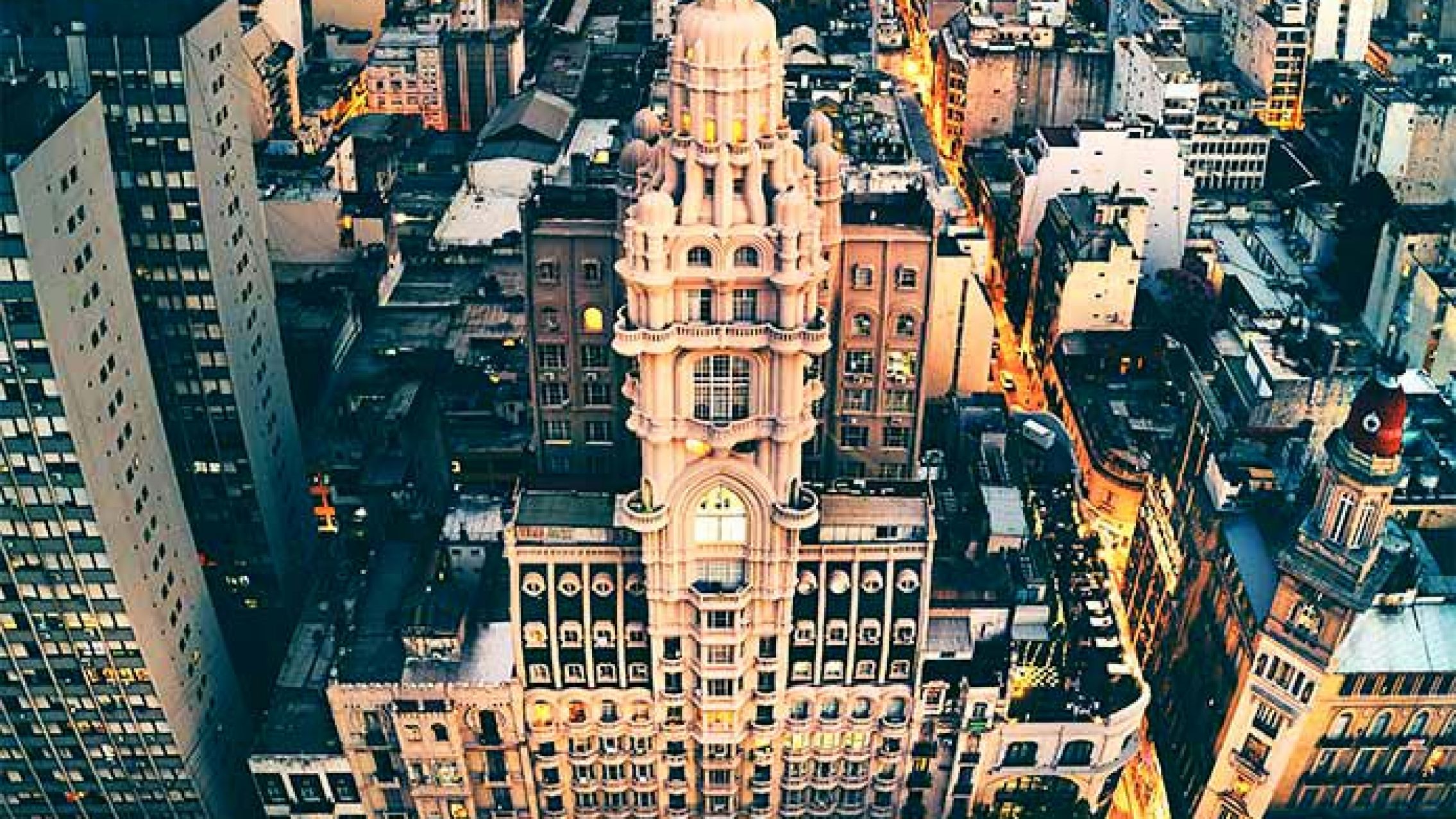 La AFIP detectó un 100% de empleo sin registrar en un local del Palacio Barolo