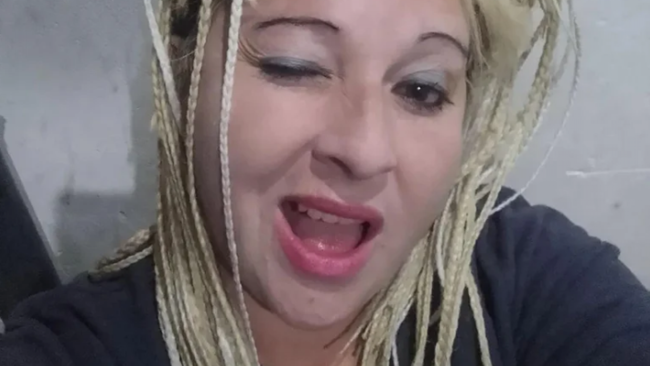 Cuánto gana una familia tipo que solo cobra planes sociales