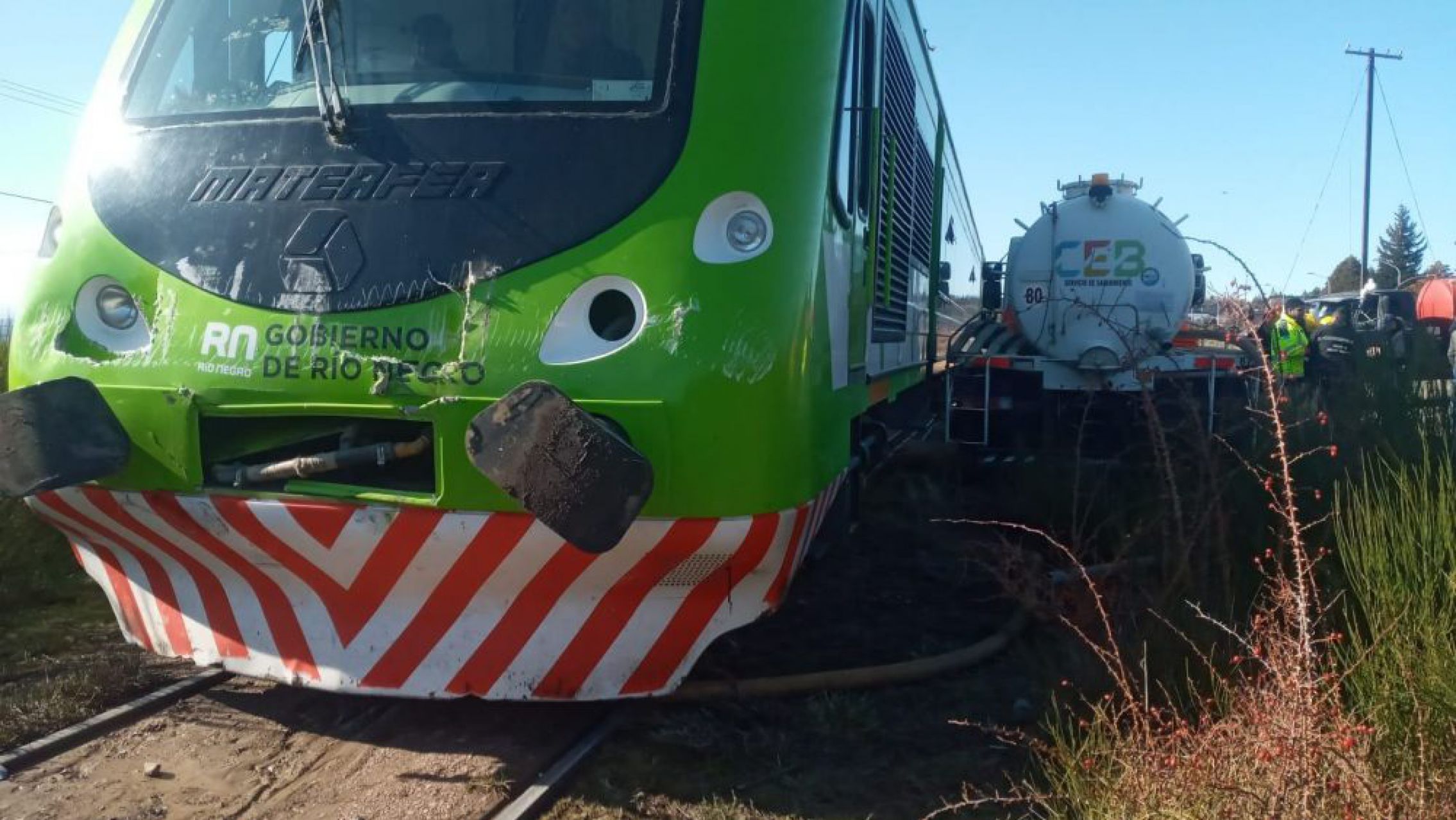 Video: así fue el tremendo accidente del Tren Patagónico que chocó con un camión