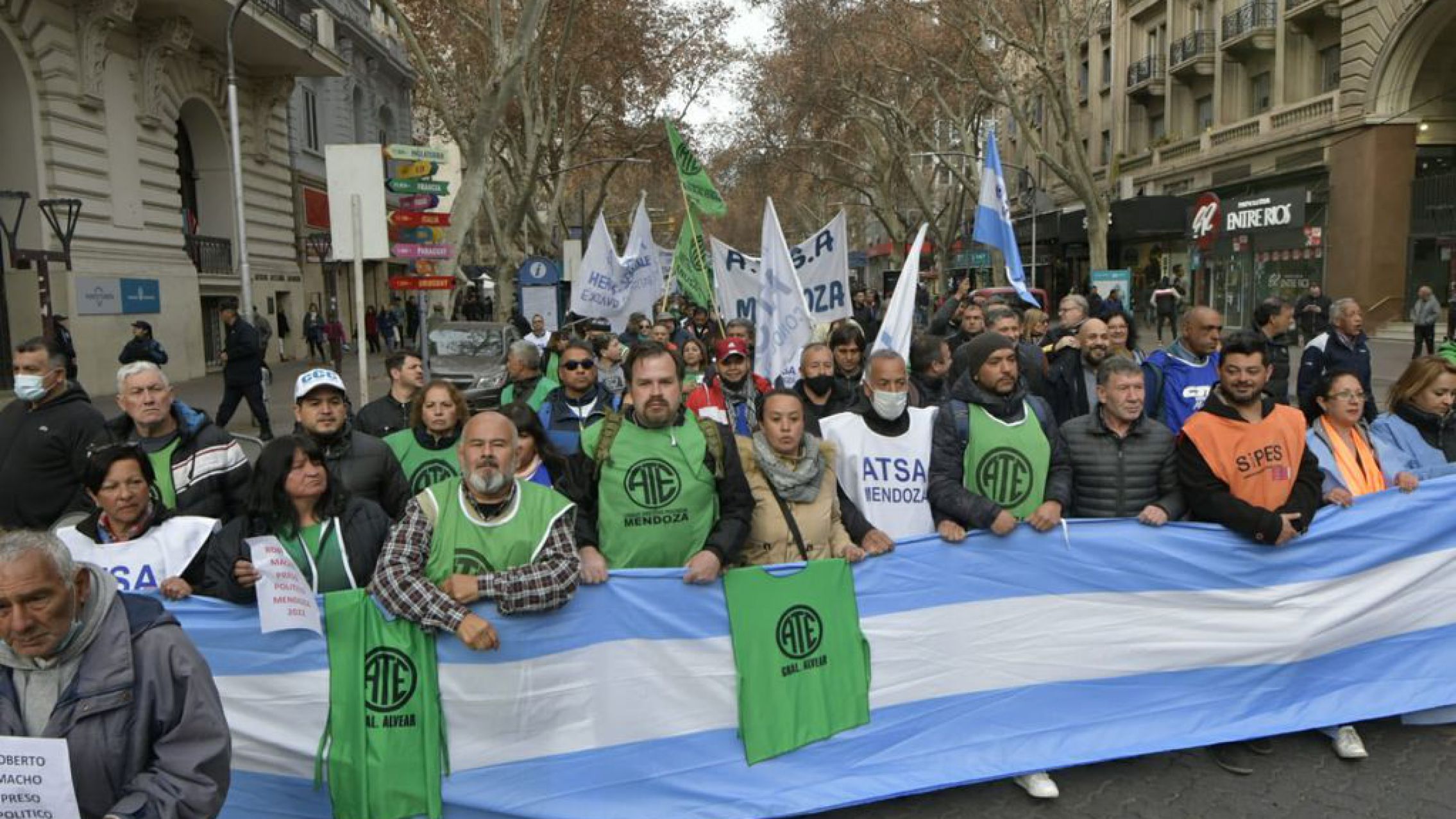 Mendoza: ATE toma las calles tras la detención de su Secretario General