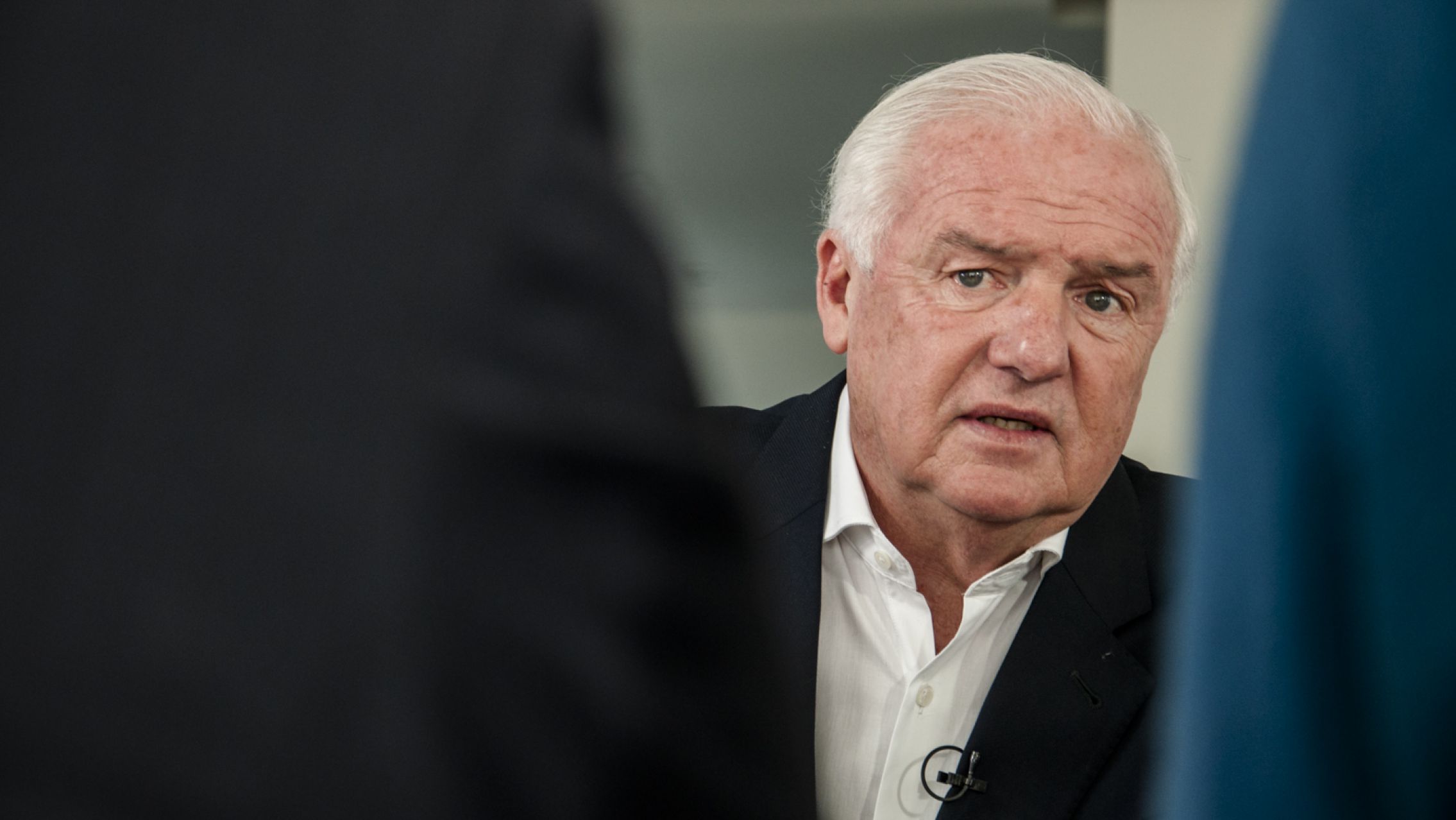 Juntan firmas para que "Niembro deje de comentar partidos de Racing"