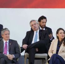 Impresentable: Alberto Fernández se quedó dormido en la asunción de Gustavo Petro