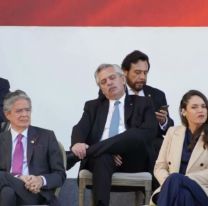 Impresentable: Alberto Fernández se quedó dormido en la asunción de Gustavo Petro
