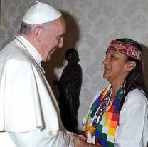 Dólares, empanadas y bendiciones: Así fue la visita de Milagro Sala al Papa Francisco