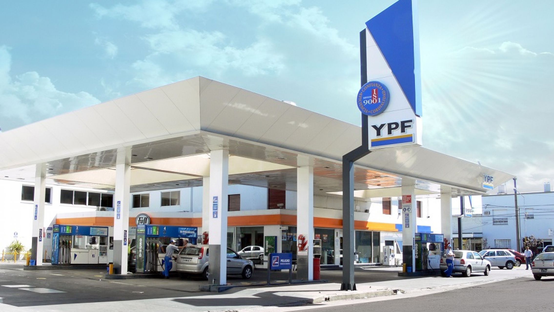 Combustibles: YPF aumenta desde este domingo 7,5% los precios de la nafta y el gasoil
