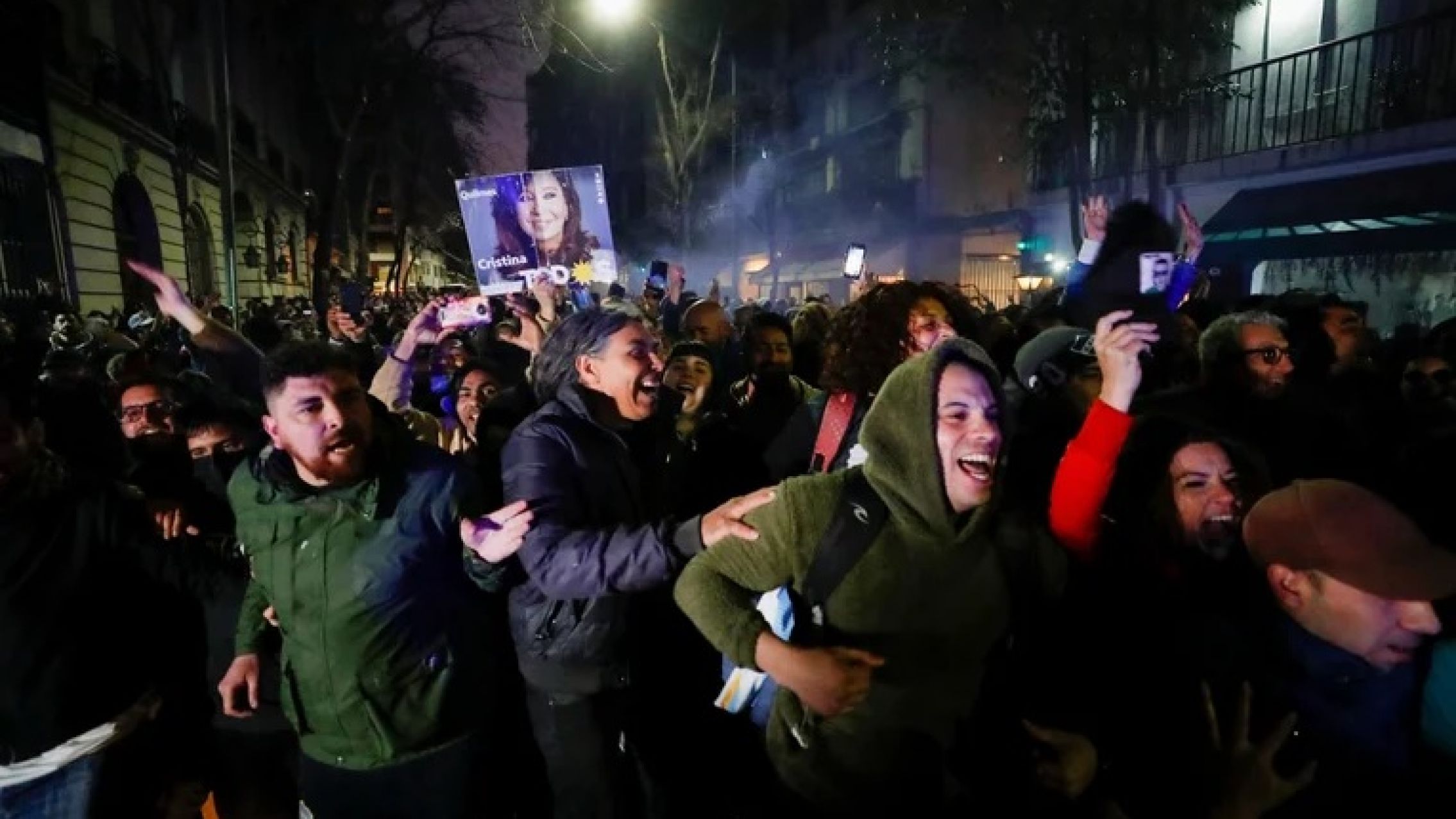 La movilización por CFK enrareció el clima político y subió al máximo la tensión entre el Gobierno y la oposición