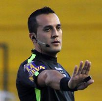 Espinoza defendió su accionar en Boca - Atlético Tucumán y habló de las sospechas por su charla con Fabra