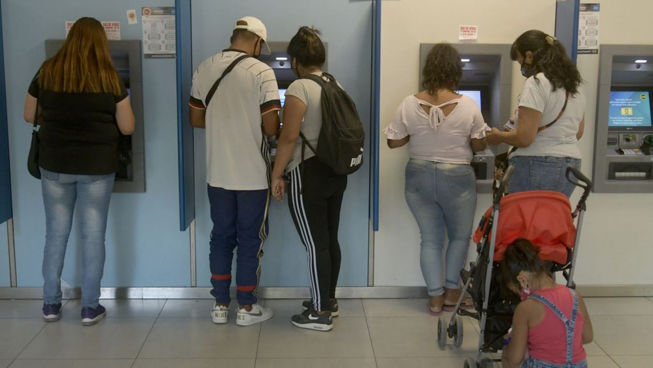 Detuvieron a nueve personas por estafas con planes sociales