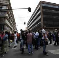 Un sismo de 7,4 sacudió México: coincidió con el aniversario de otros fuertes terremotos